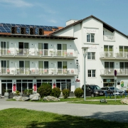 front view to Seehotel Herlinde